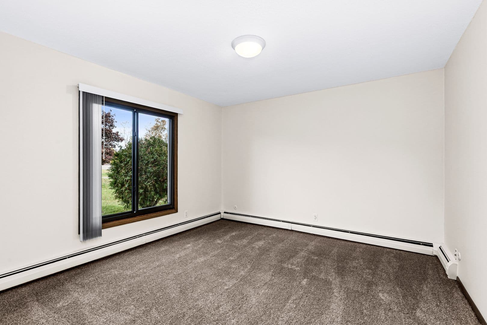 Duluth Apartment: 502 N. Oak Bend Dr