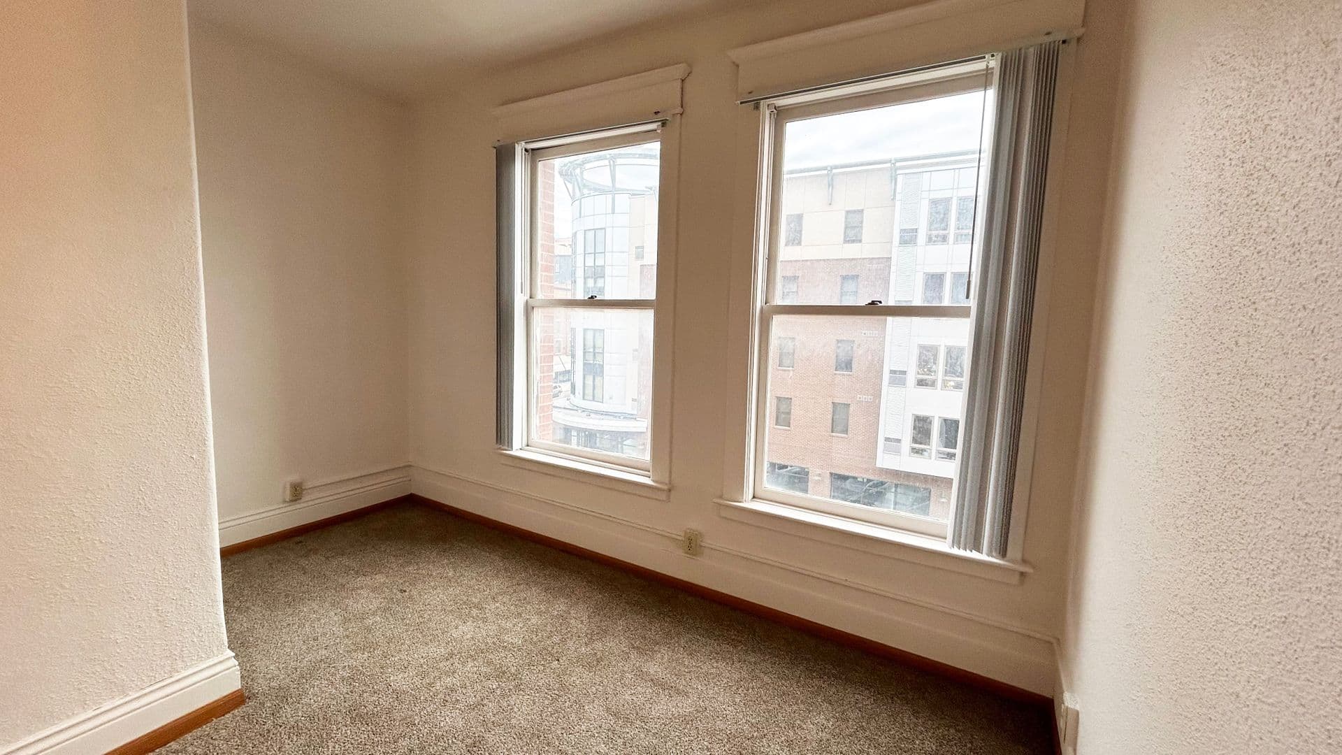 Fargo Apartment: 26 Robert St N.