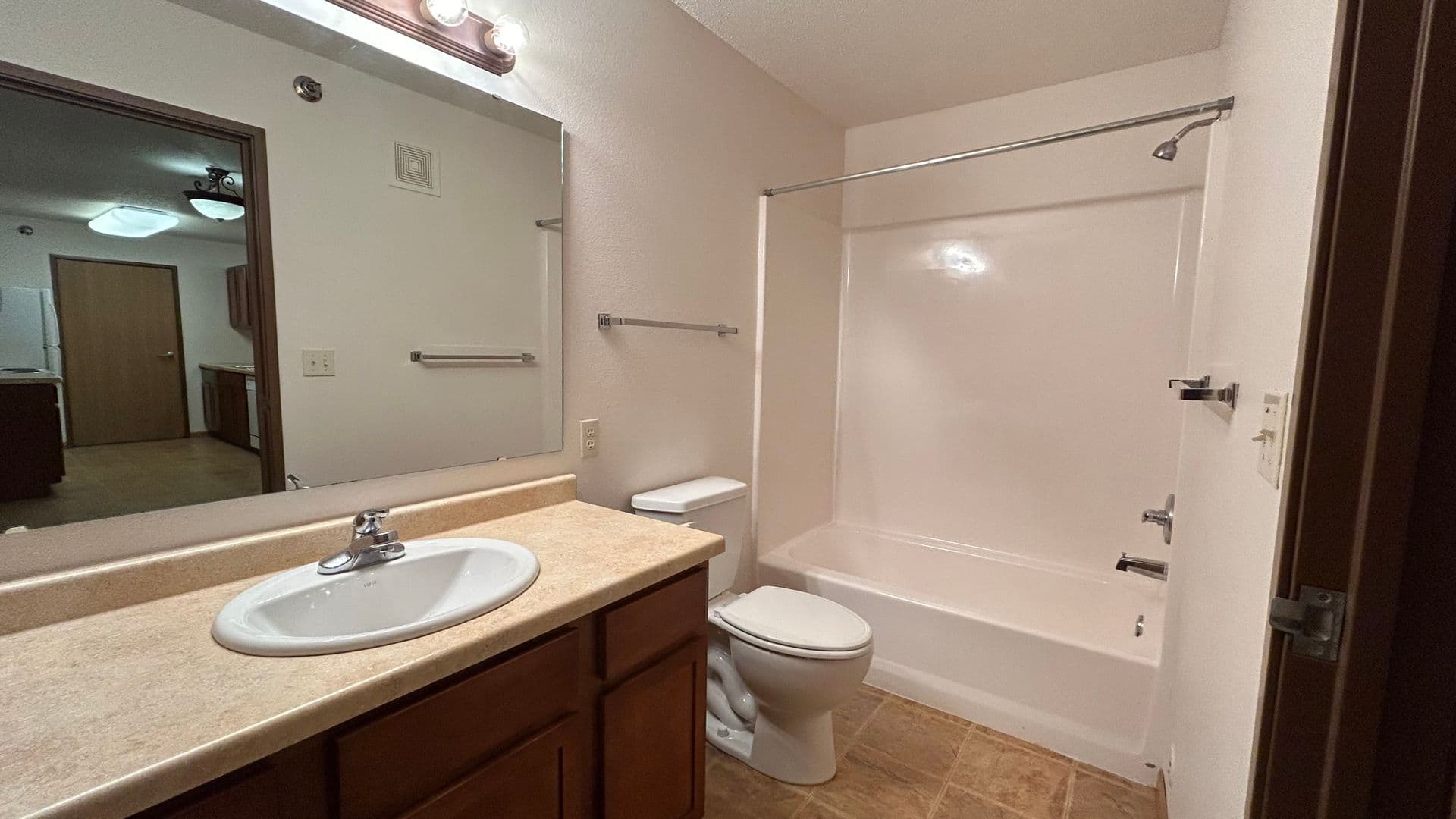 Moorhead Apartment: 800-810 41st Ave South