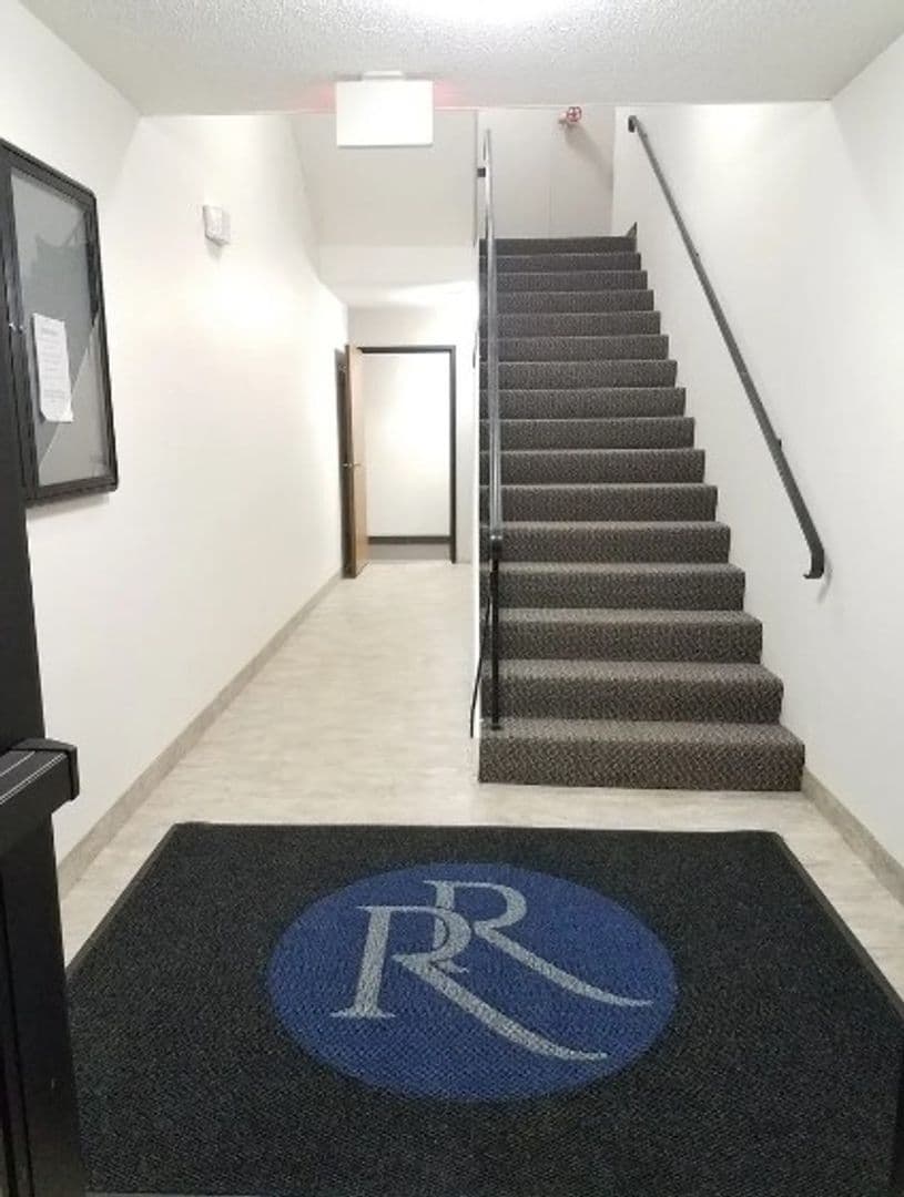 Hutchinson Apartment: 1095 Jefferson St. SE