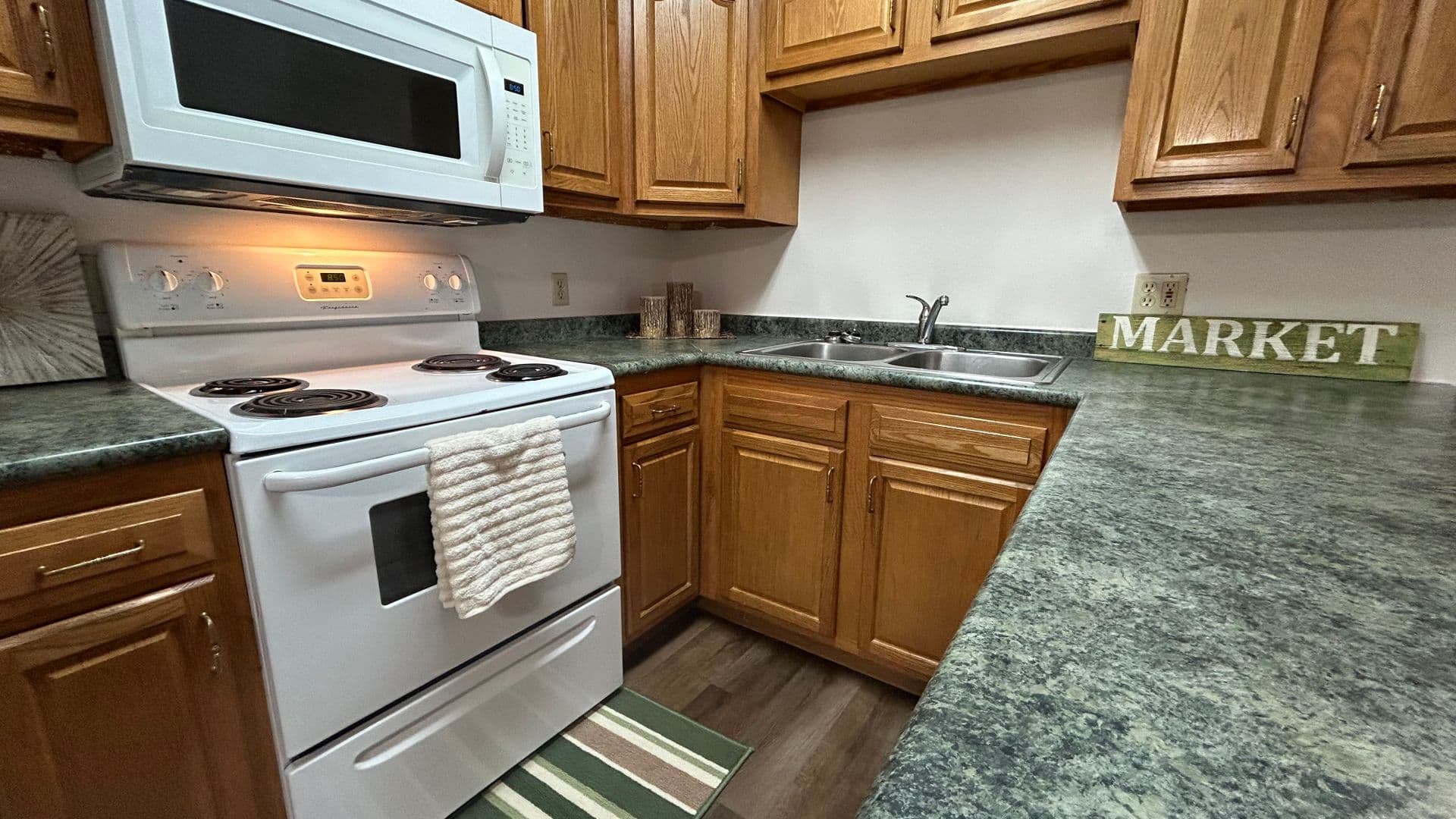 Fargo Apartment: 2542 Villa Dr S