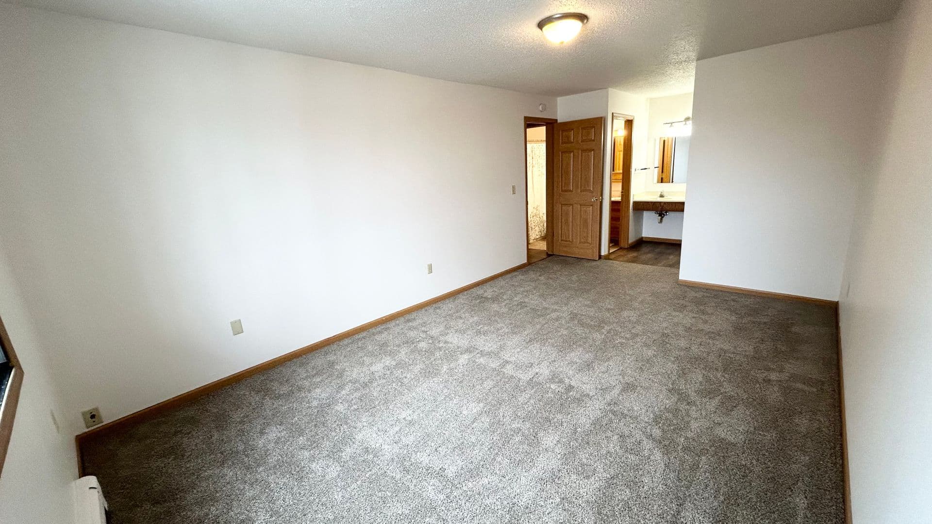 Fargo Apartment: 1717 40th St. SW