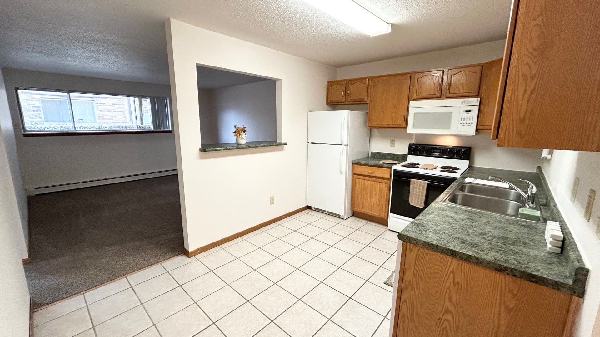 Fargo Apartment: 1342-1350 N. Broadway