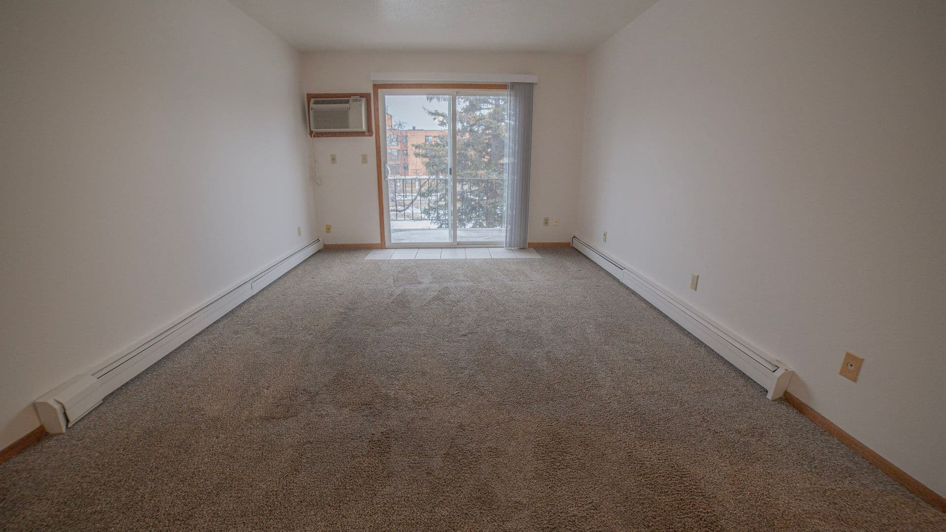 Fargo Apartment: 1342-1350 N. Broadway