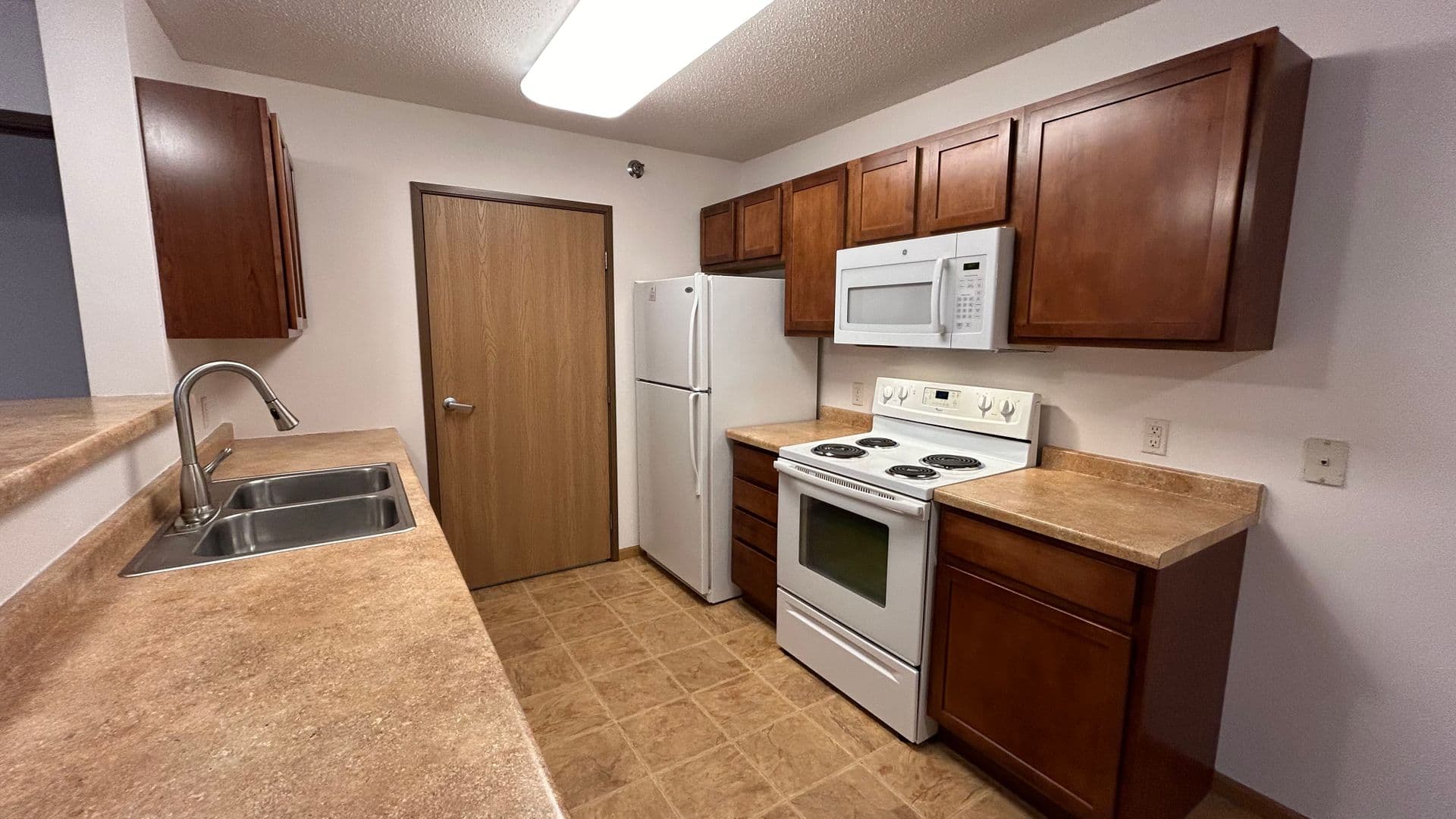 Moorhead Apartment: 800-810 41st Ave South