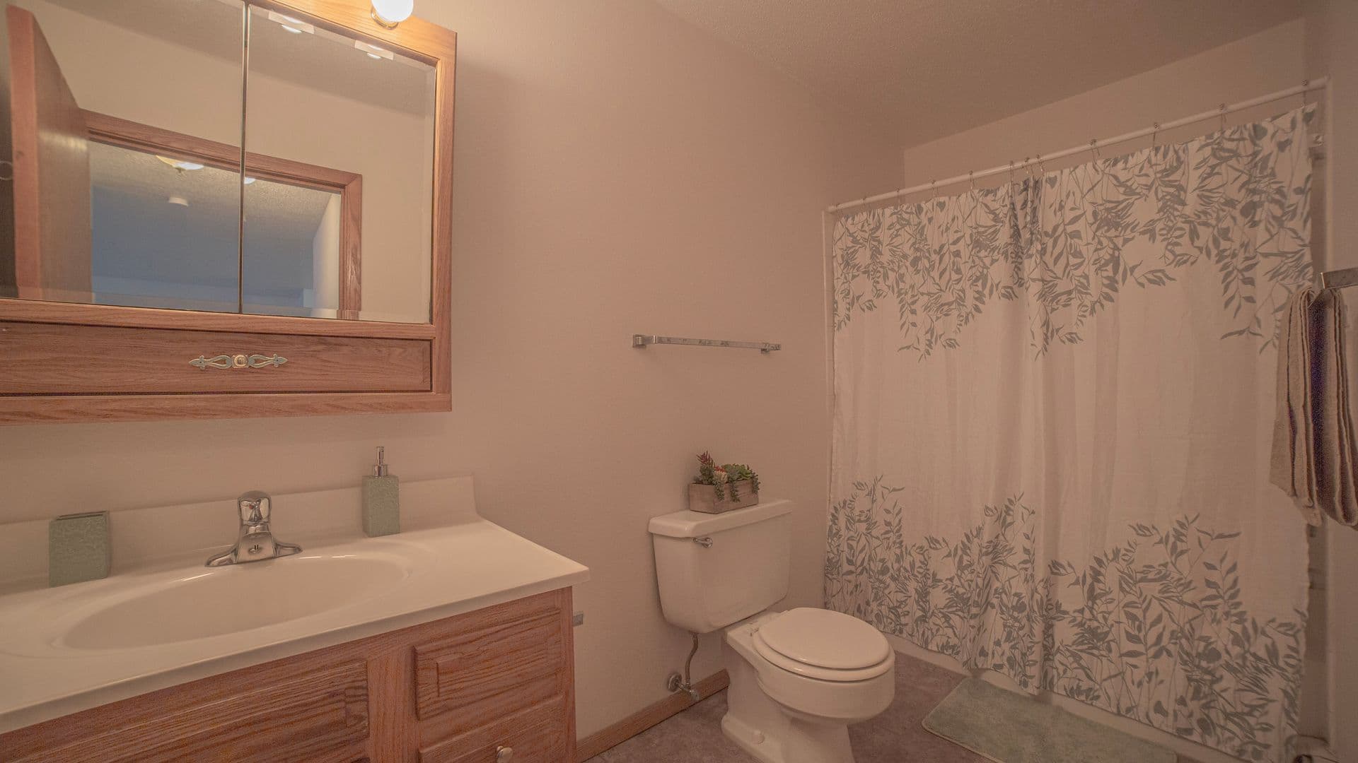 Fargo Apartment: 1342-1350 N. Broadway