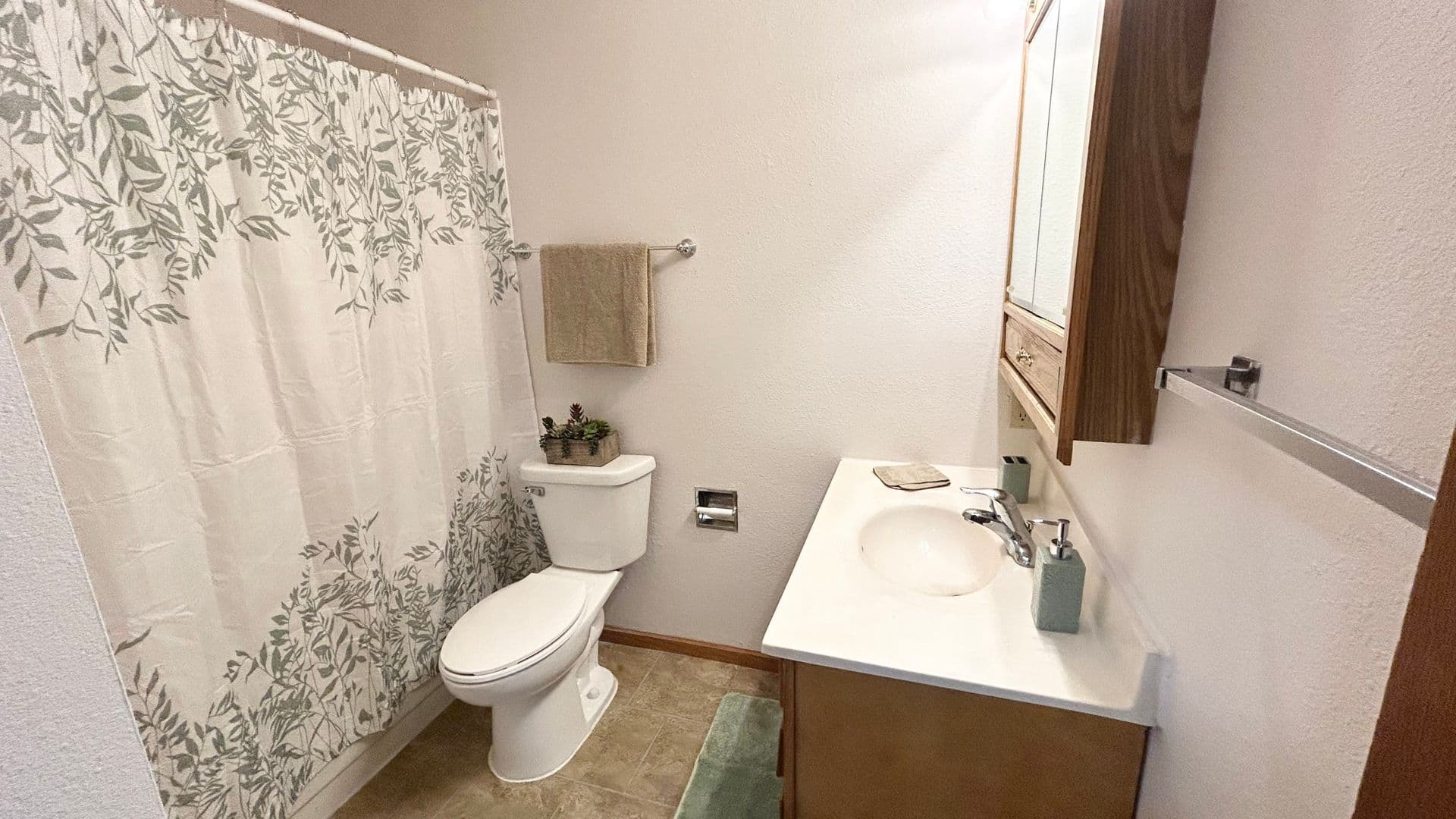Fargo Apartment: 1717 40th St. SW