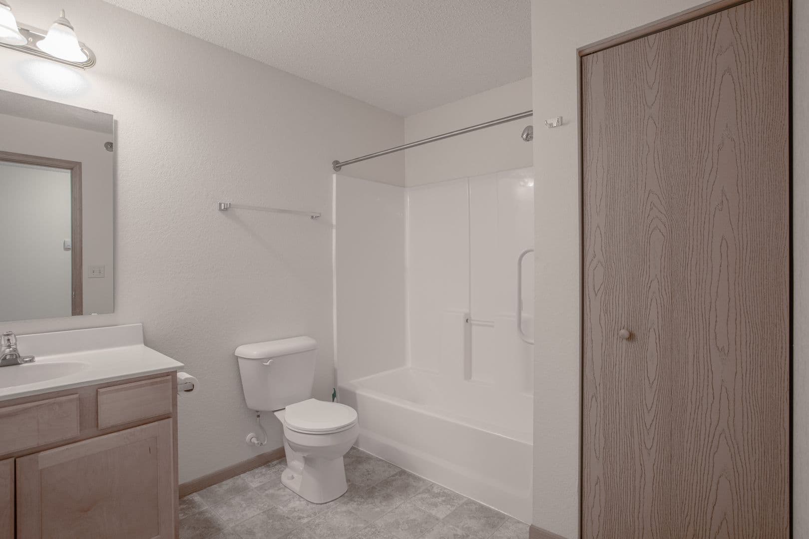 Cloquet Apartment: 910 S Oak Street