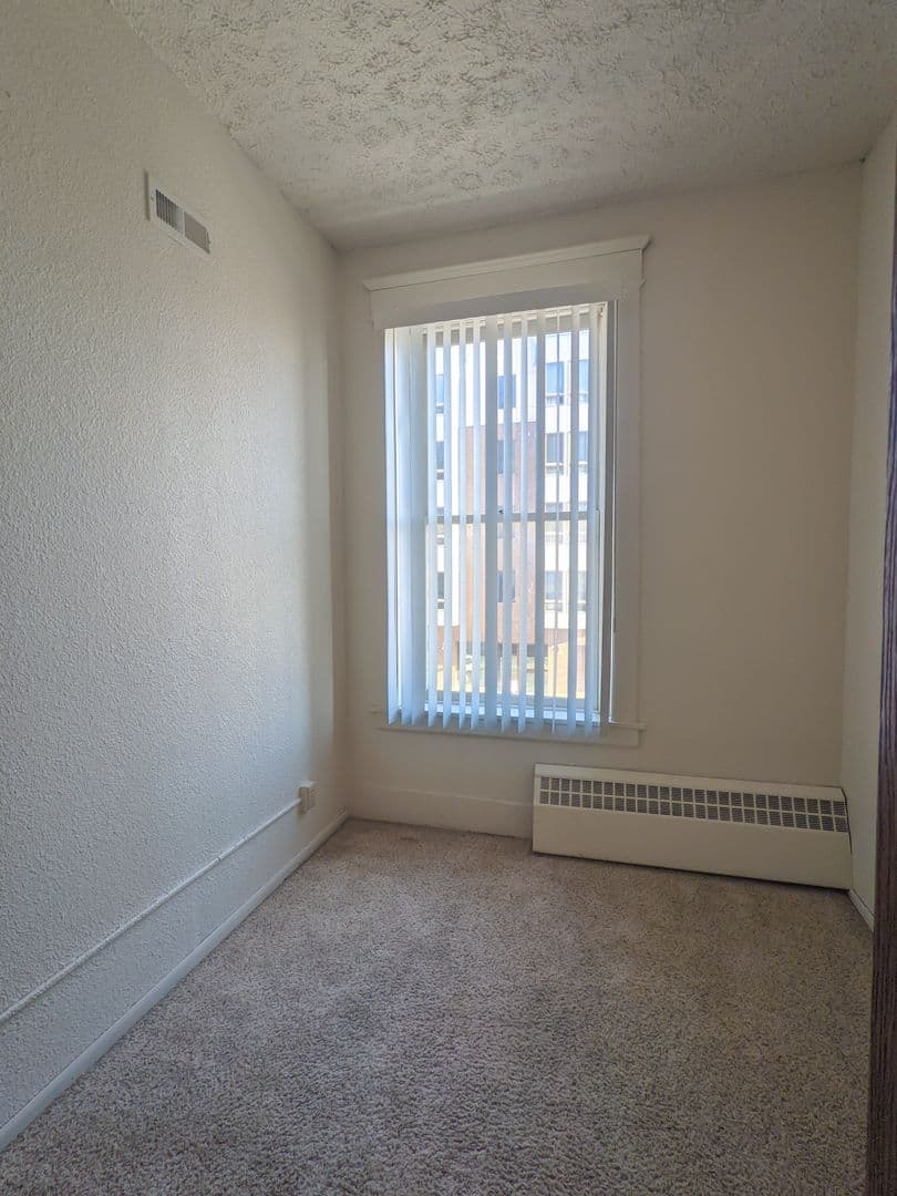 Fargo Apartment: 26 Robert St N.