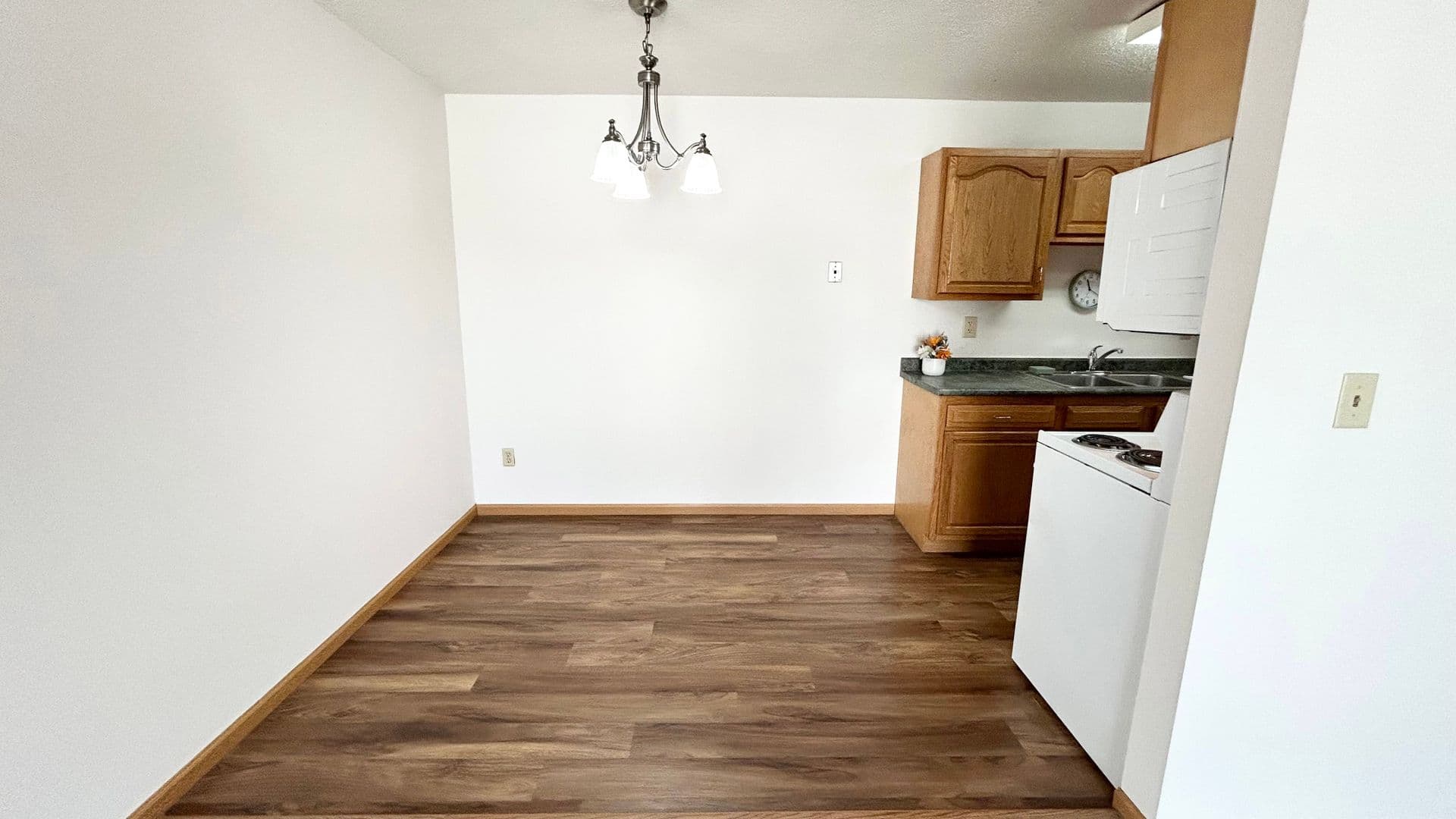 Fargo Apartment: 1717 40th St. SW