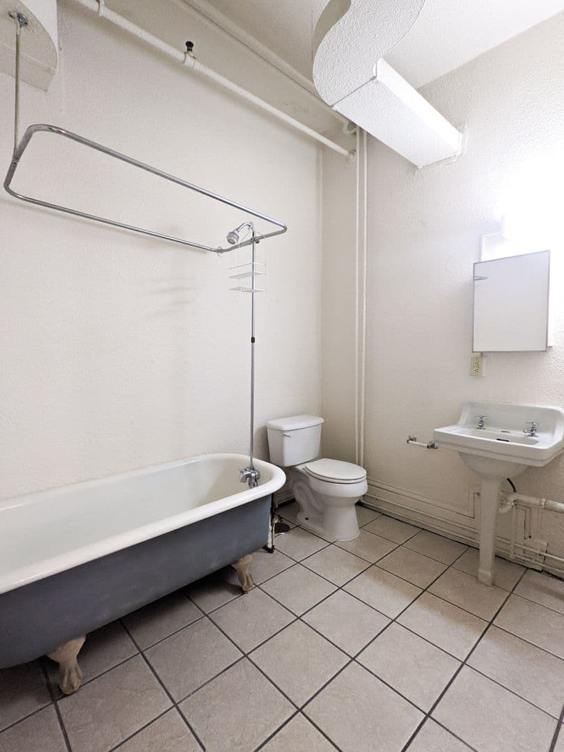 Fargo Apartment: 26 Robert St N.