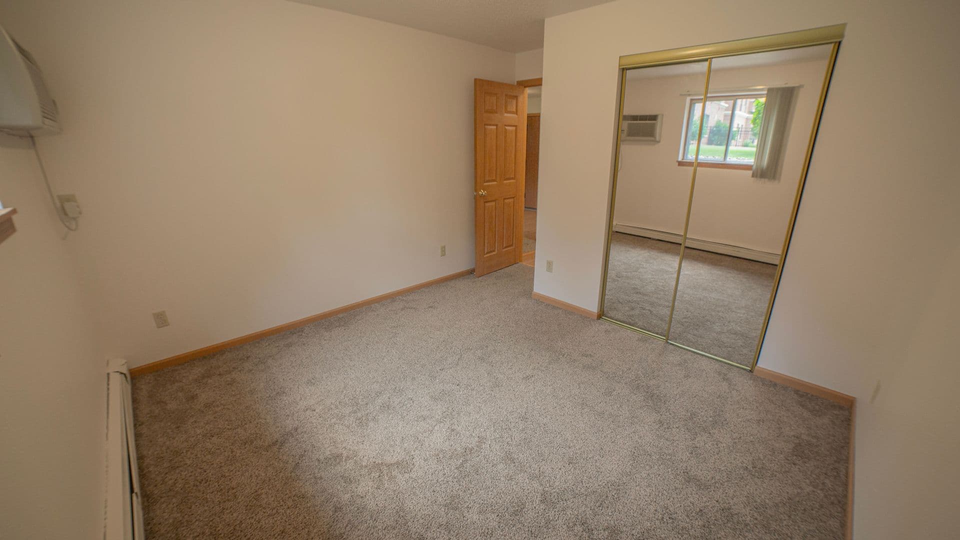 Fargo Apartment: 1342-1350 N. Broadway