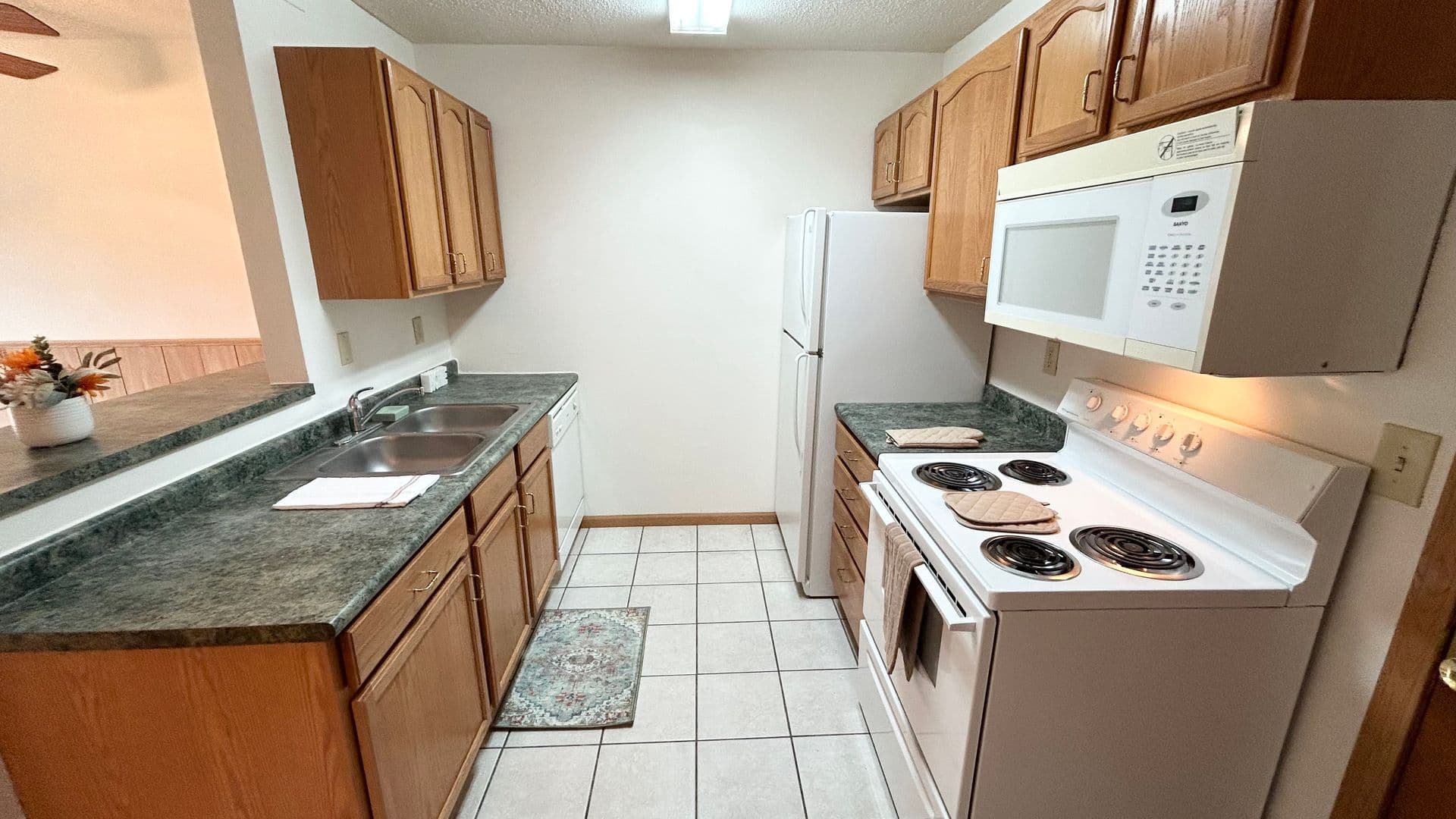 Fargo Apartment: 2542 Villa Dr S