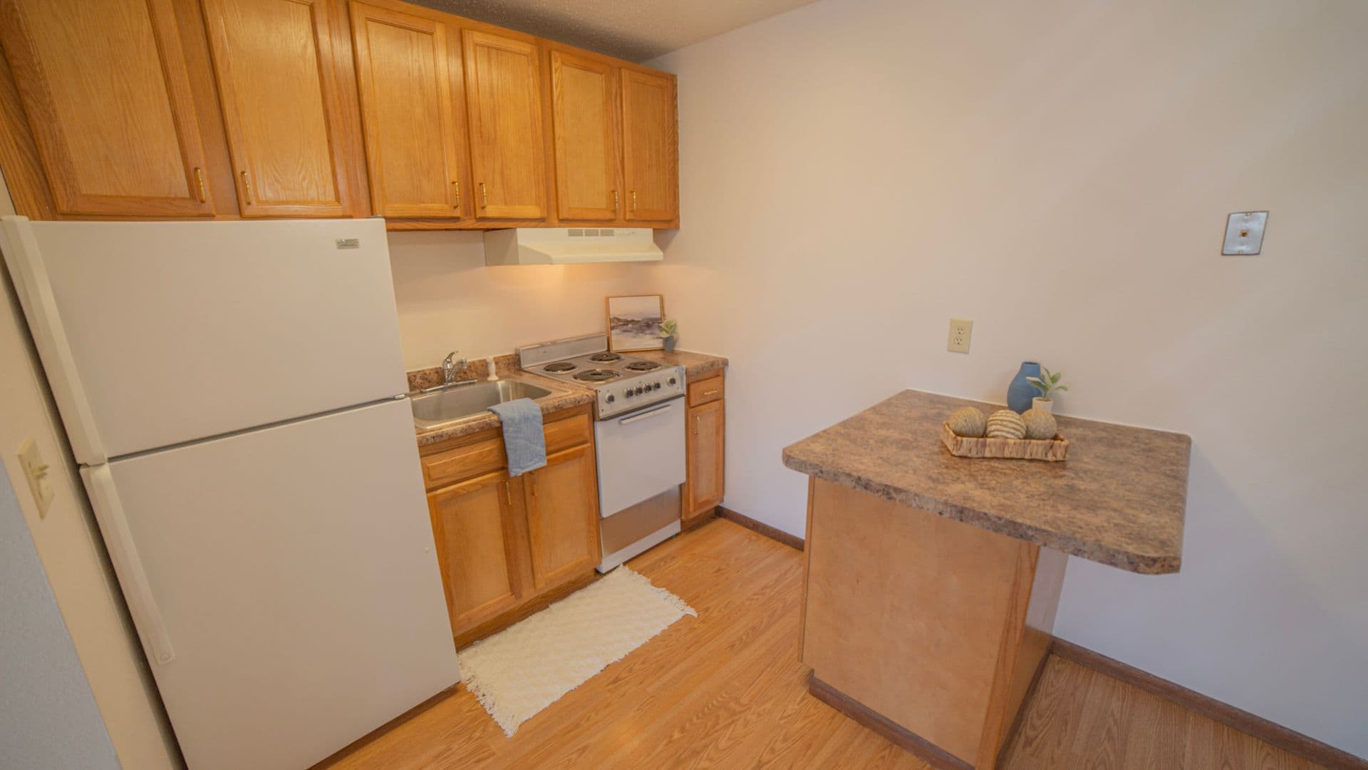 West Fargo Apartment: 925-926 9th Ave West