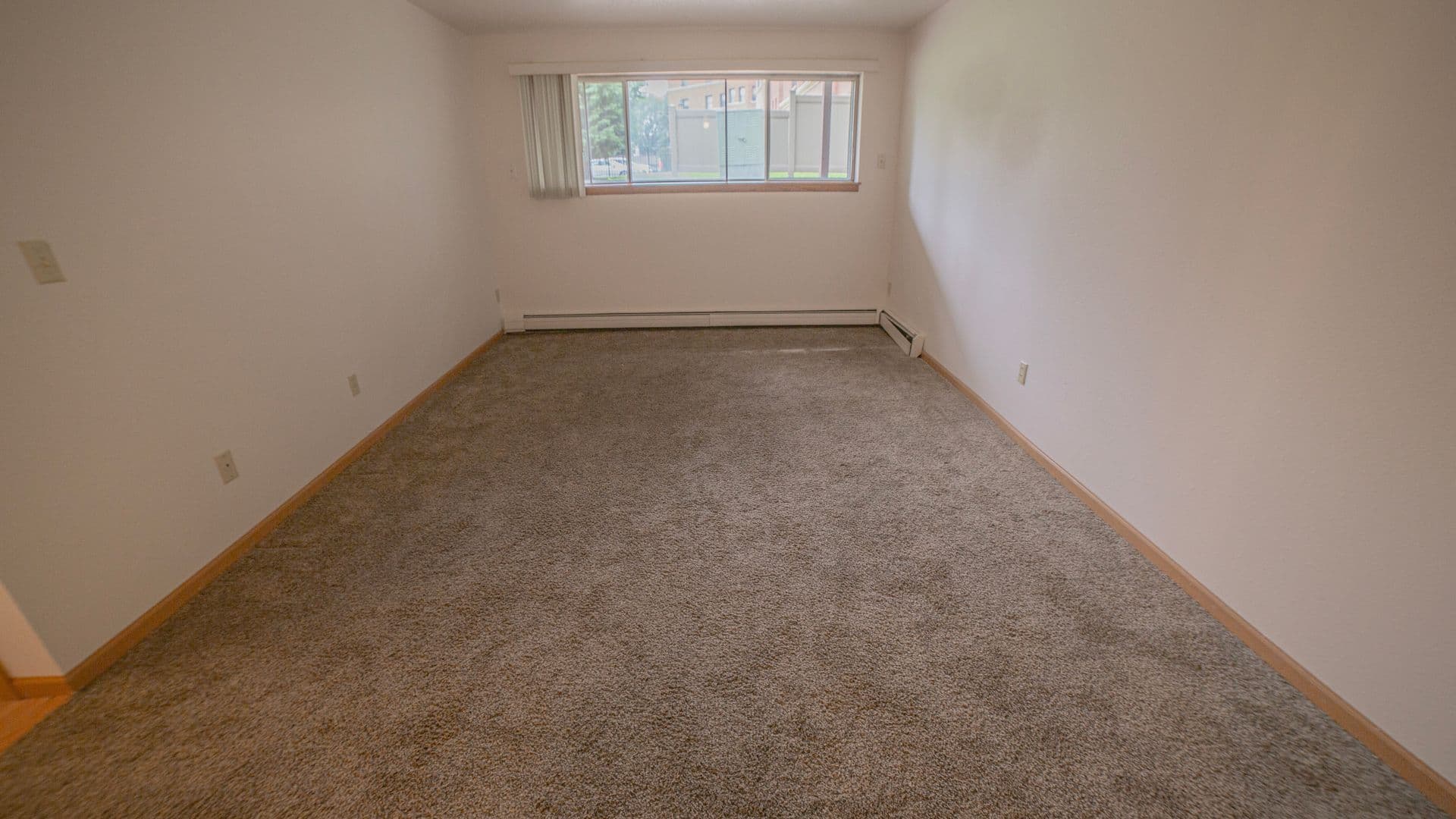 Fargo Apartment: 1342-1350 N. Broadway