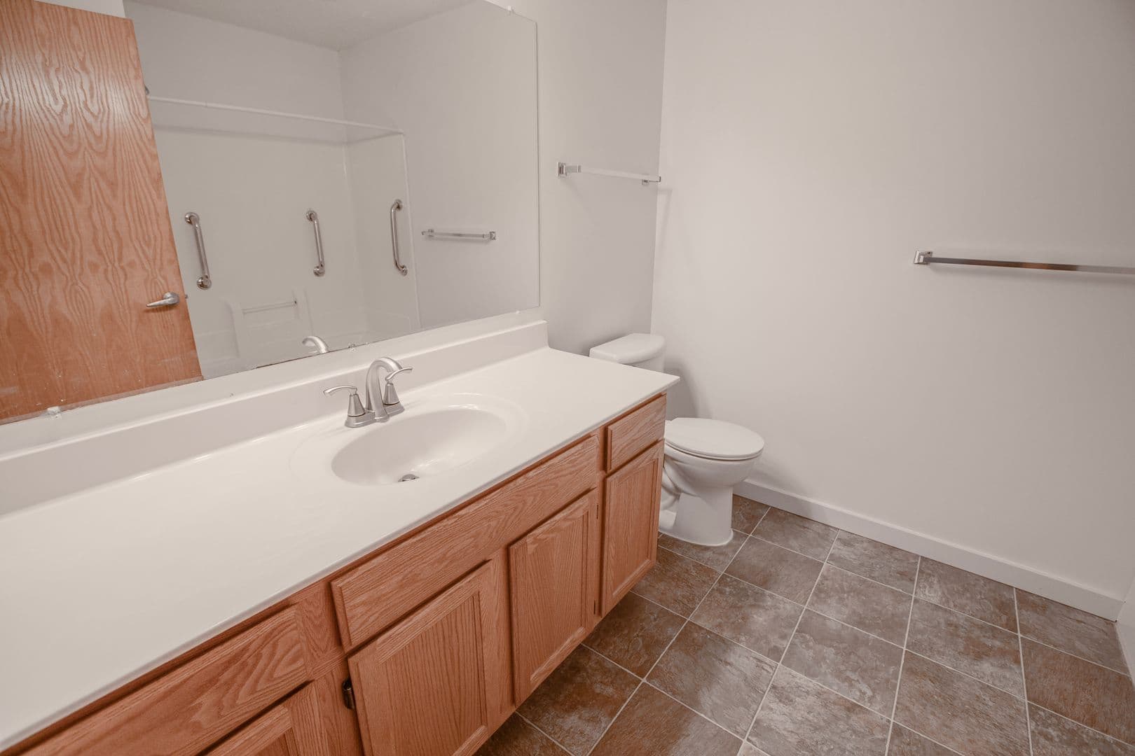 Northfield Apartment: 2005 Jefferson Road