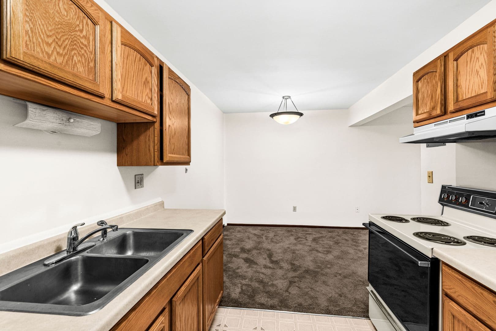 Duluth Apartment: 502 N. Oak Bend Dr