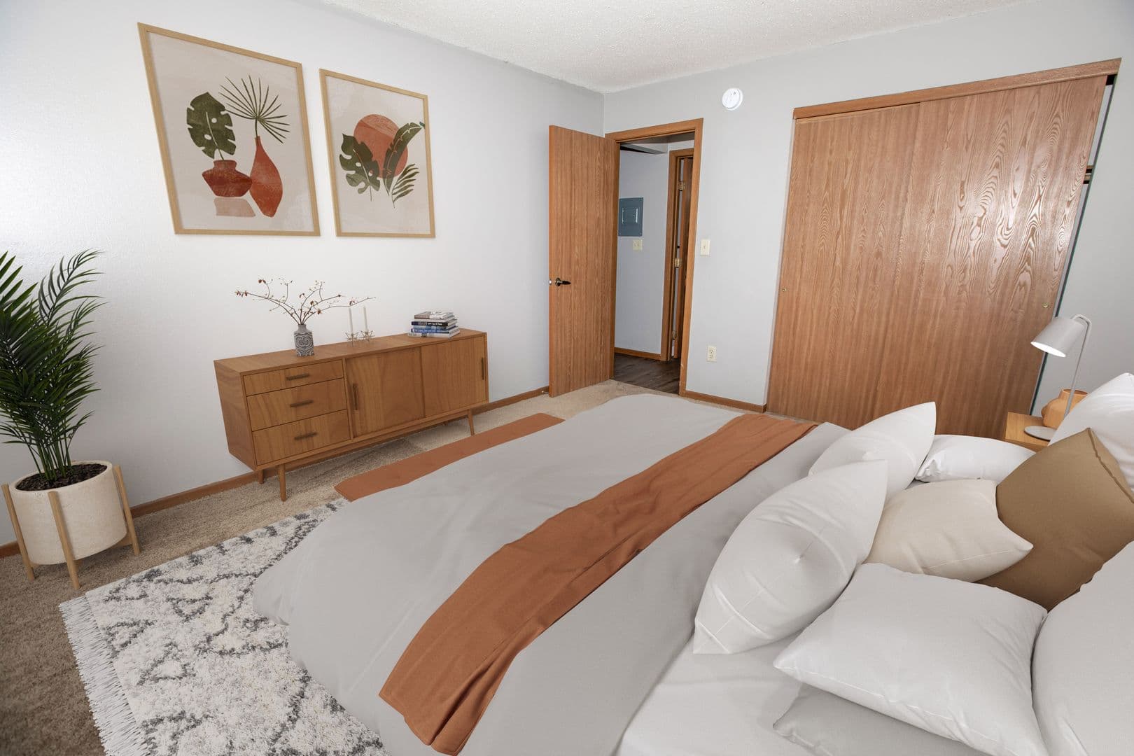 Northfield Apartment: 1910 Roosevelt Drive