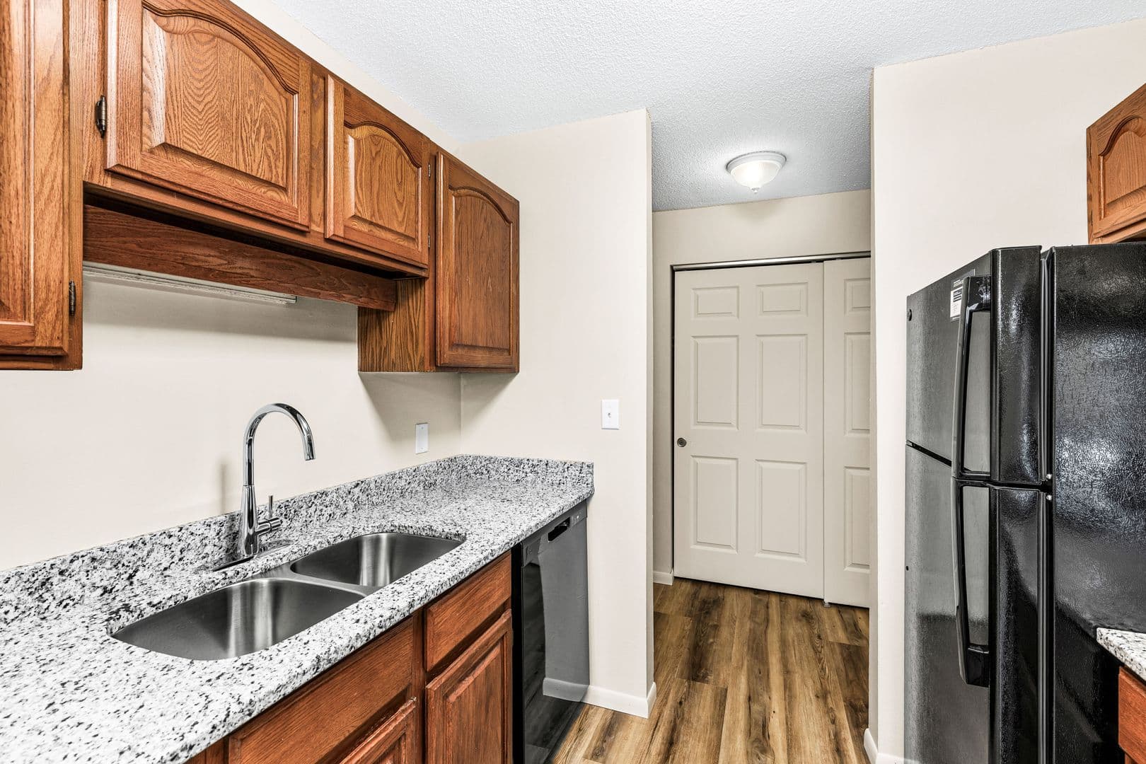 Duluth Apartment: 502 N. Oak Bend Dr
