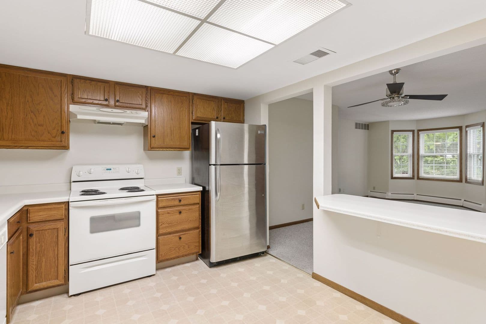 Excelsior Apartment: 603 Lake St