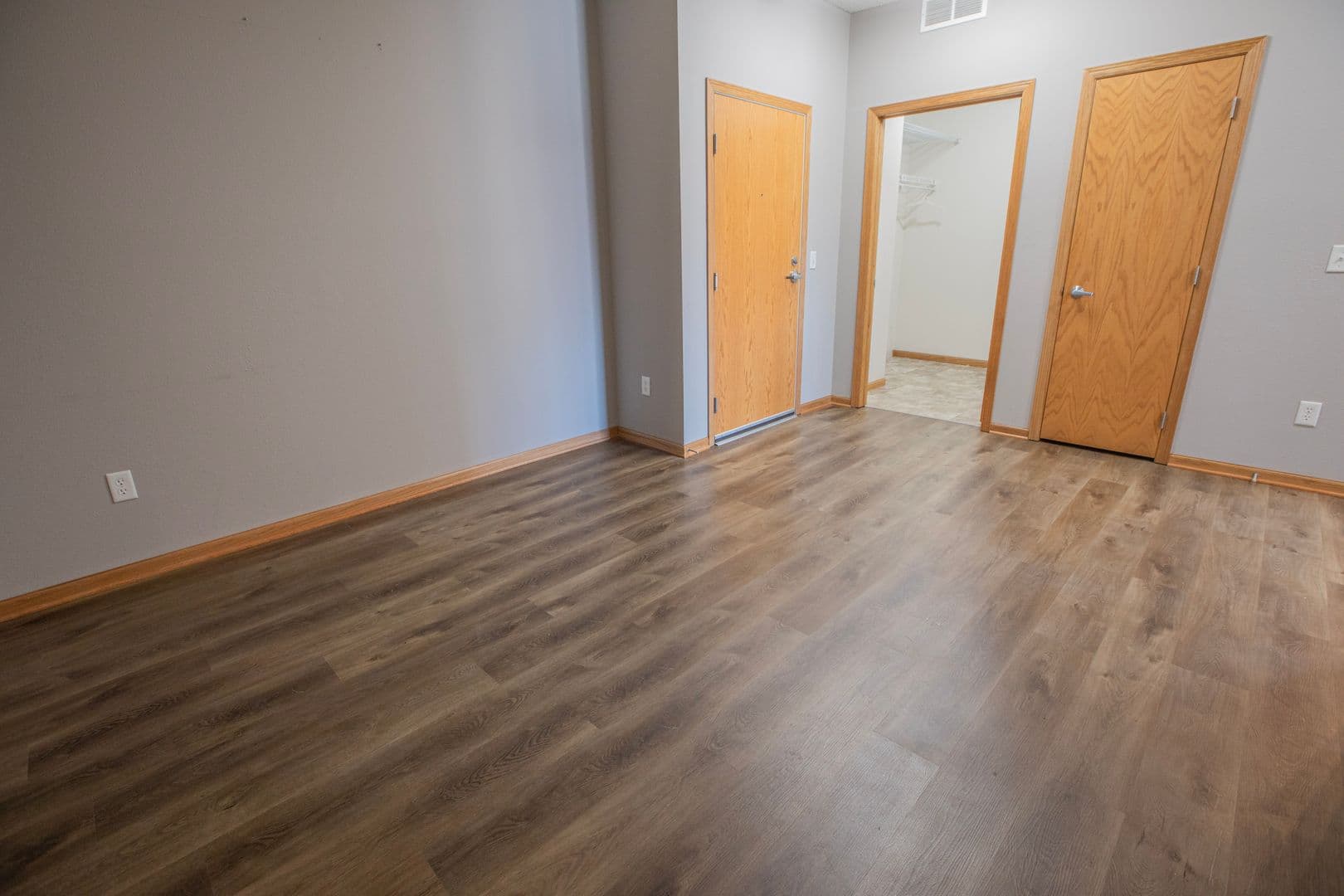 Elk River Apartment: 633 Main Street NW