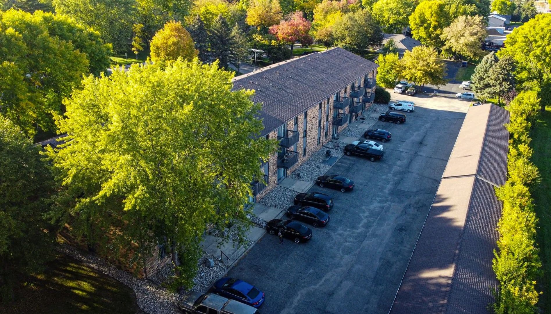 Hutchinson Apartment: 1095 Jefferson St. SE