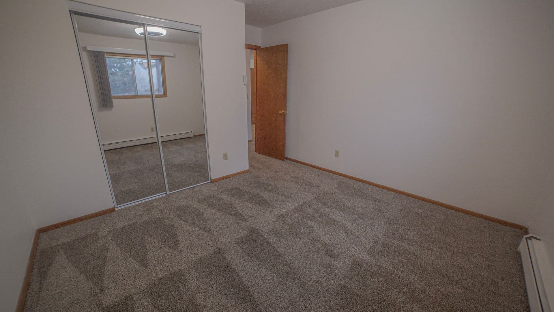 Fargo Apartment: 1342-1350 N. Broadway