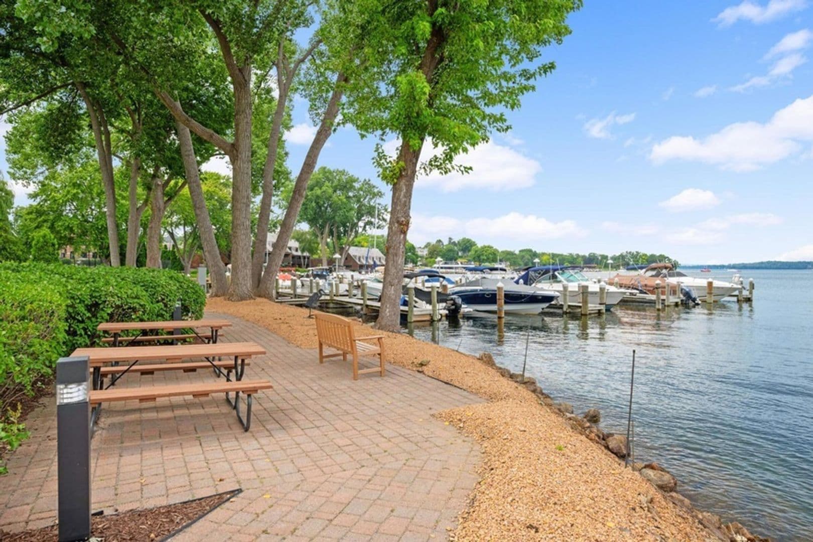 Excelsior Apartment: 603 Lake St