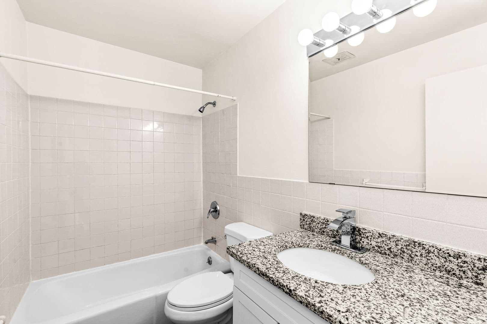 Duluth Apartment: 502 N. Oak Bend Dr