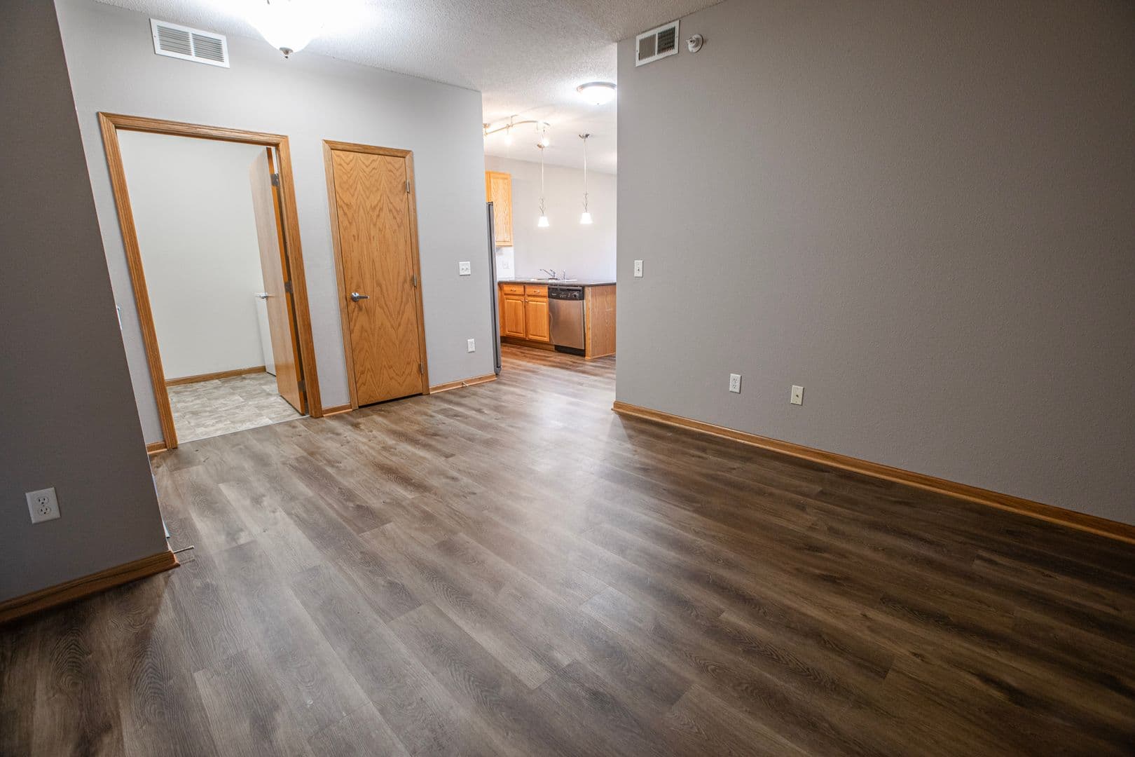 Elk River Apartment: 633 Main Street NW
