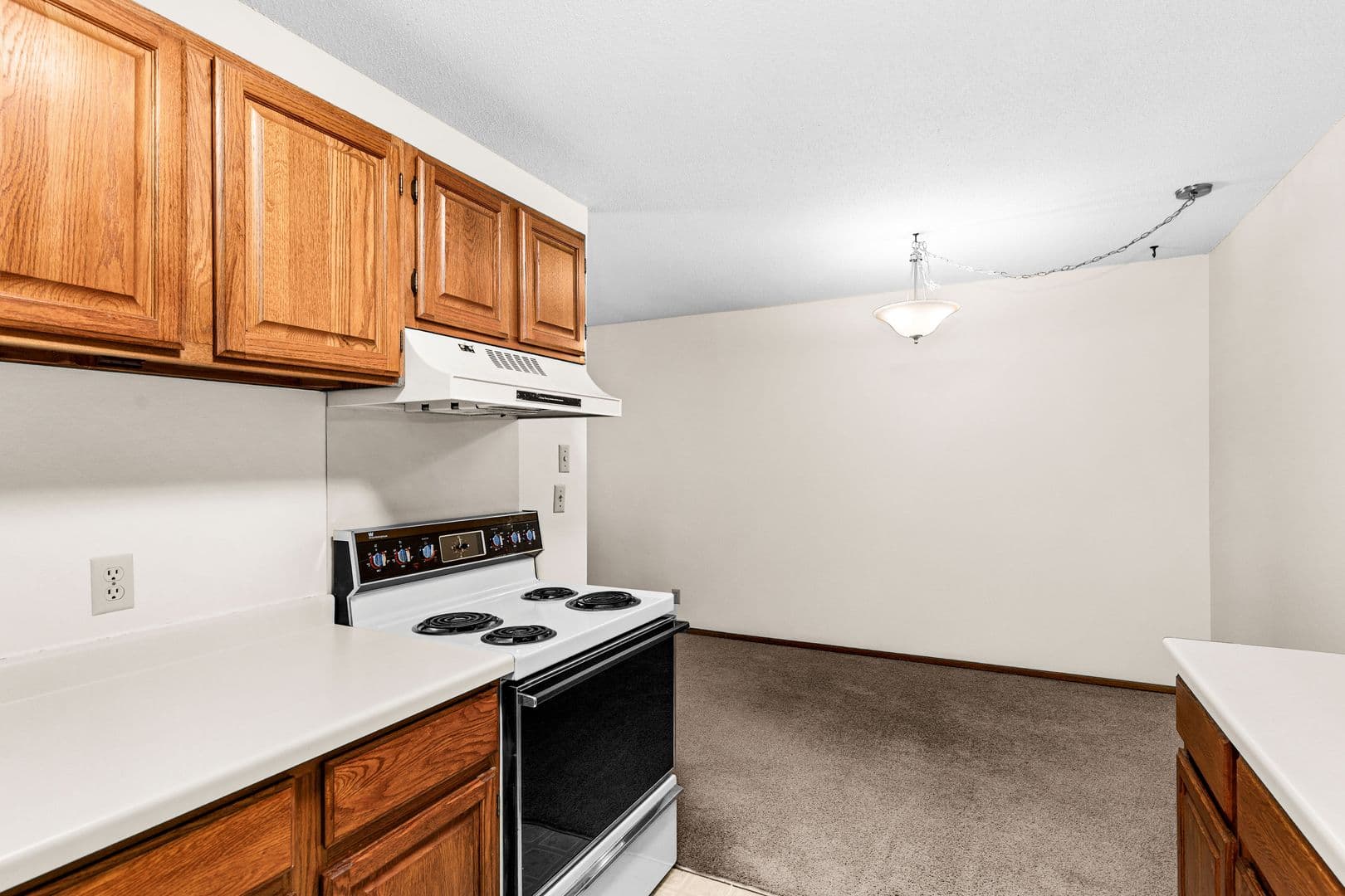 Duluth Apartment: 502 N. Oak Bend Dr