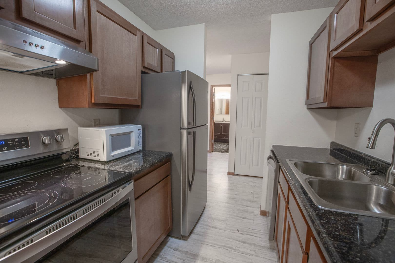 Duluth Apartment: 607 Kenwood Ave.