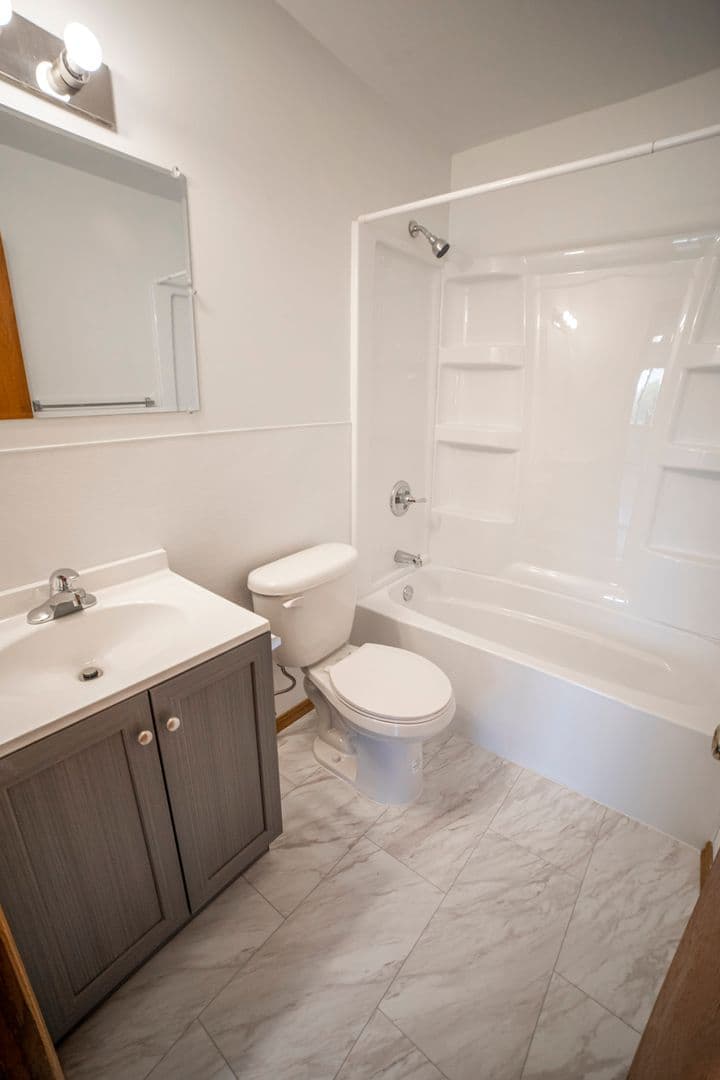 Northfield Apartment: 710-740 N. Highway 3