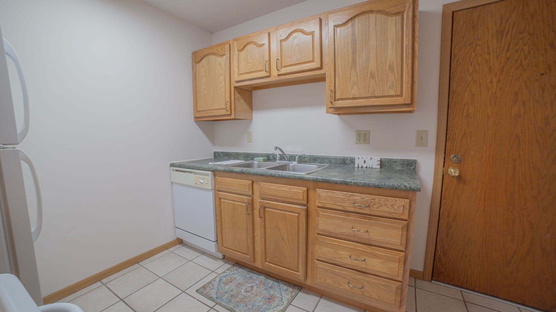 Fargo Apartment: 2542 Villa Dr S