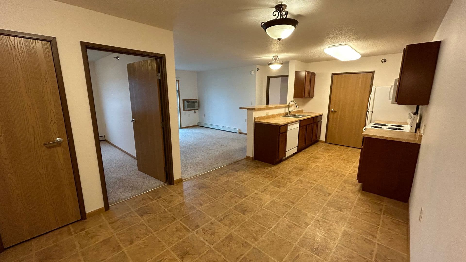 Moorhead Apartment: 800-810 41st Ave South