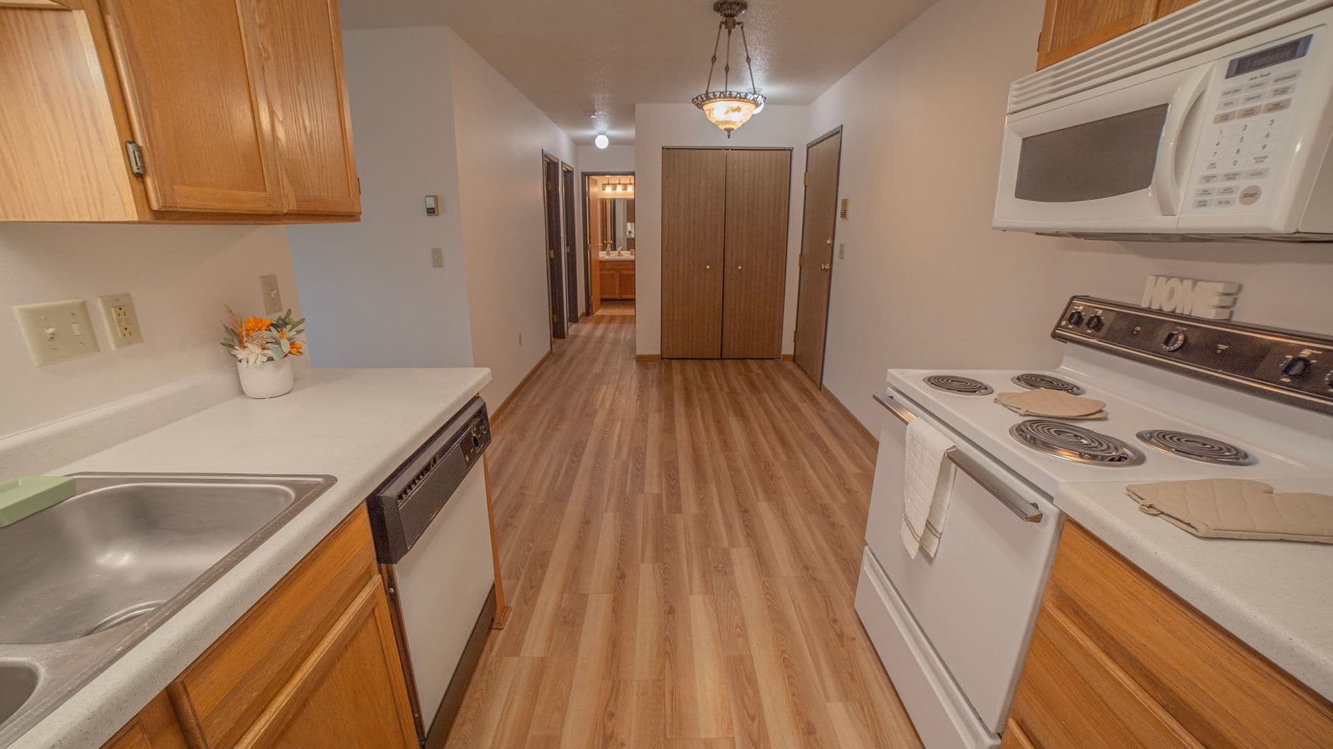 Fargo Apartment: 3100-3120 33rd St S
