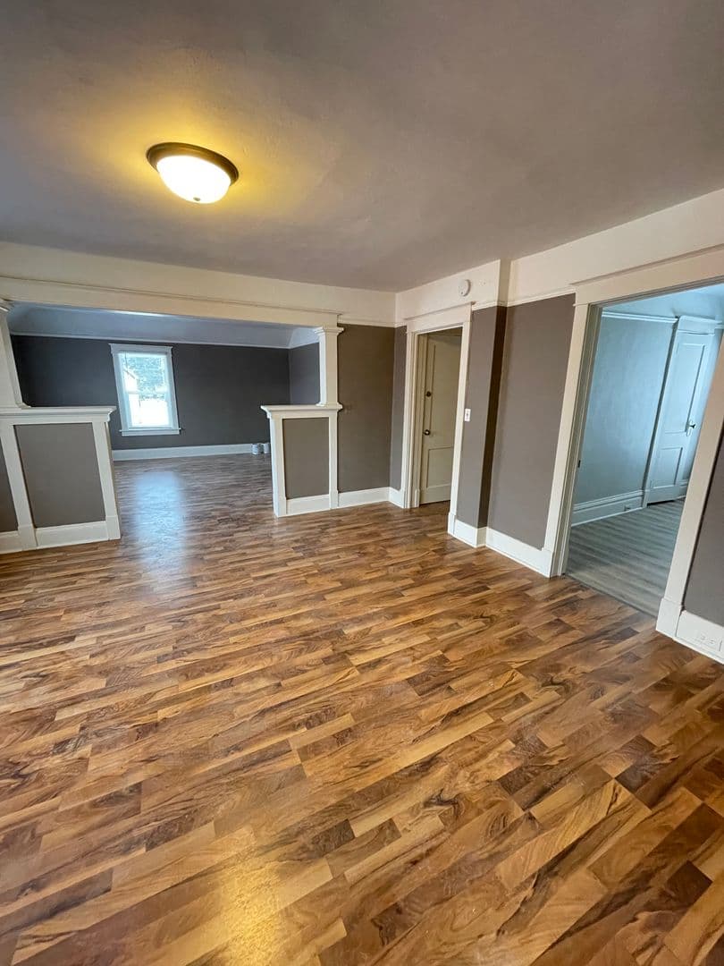 Duluth Apartment: 606 N 60th Ave W