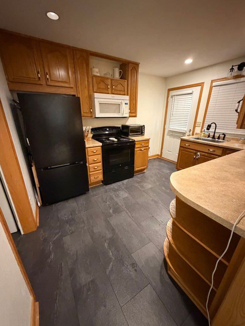Duluth Apartment: 605 - 607 Leicester Ave