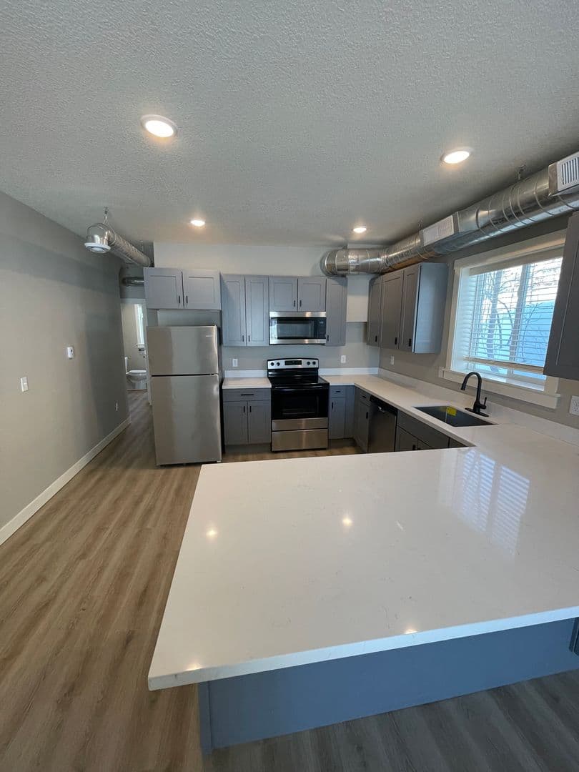 Duluth Apartment: 417-419 N 2nd Ave E