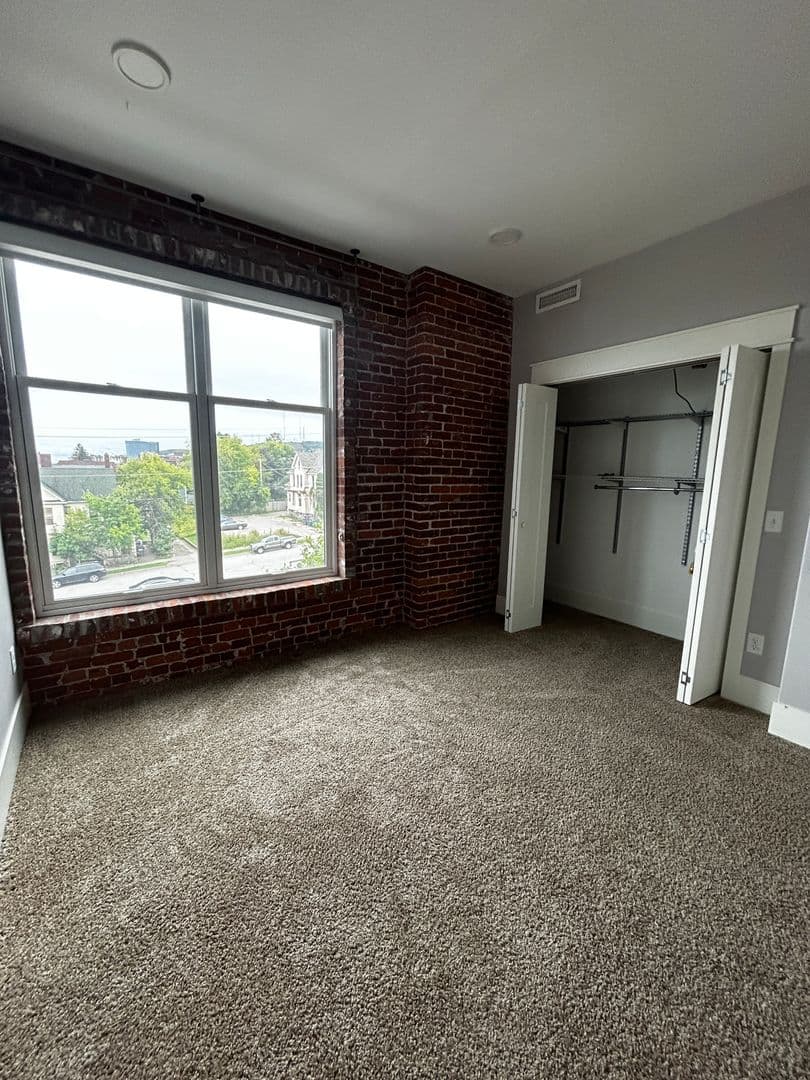 Duluth Apartment: 1509 E Superior Street