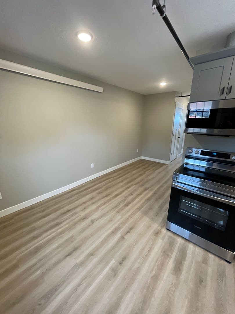 Duluth Apartment: 627 E 4th Street
