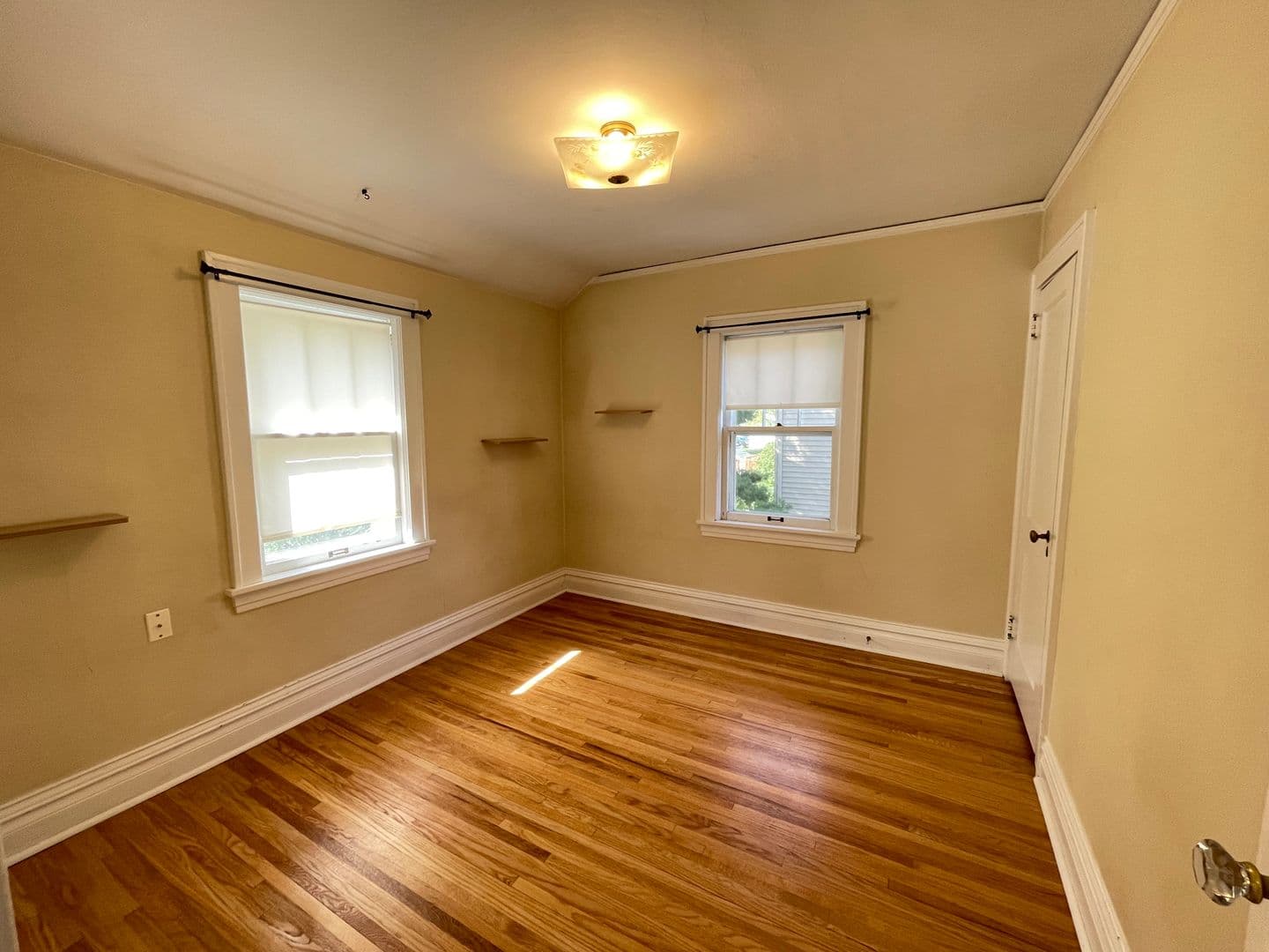 Duluth House: 226 W Kent Road