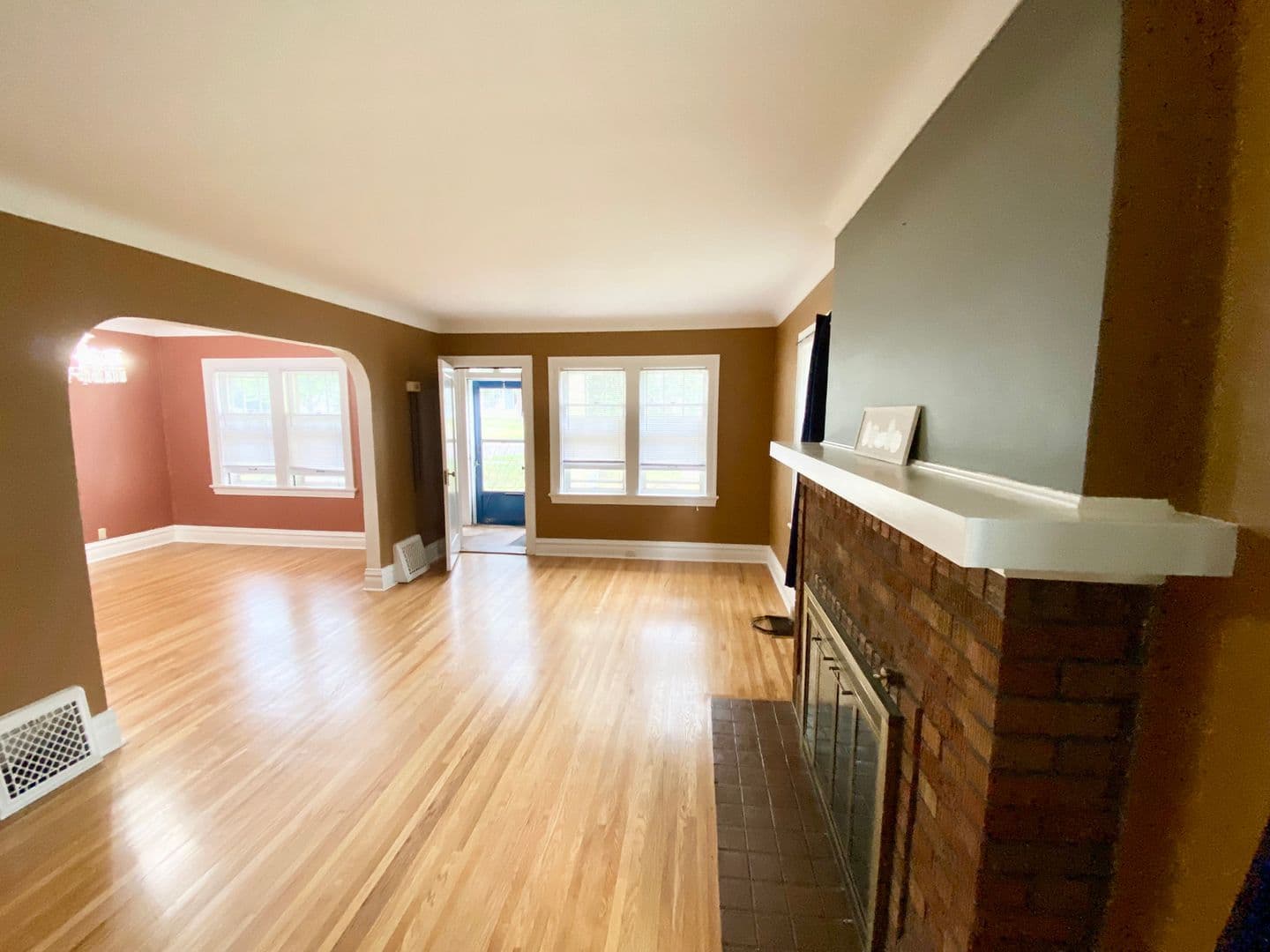 Duluth House: 226 W Kent Road