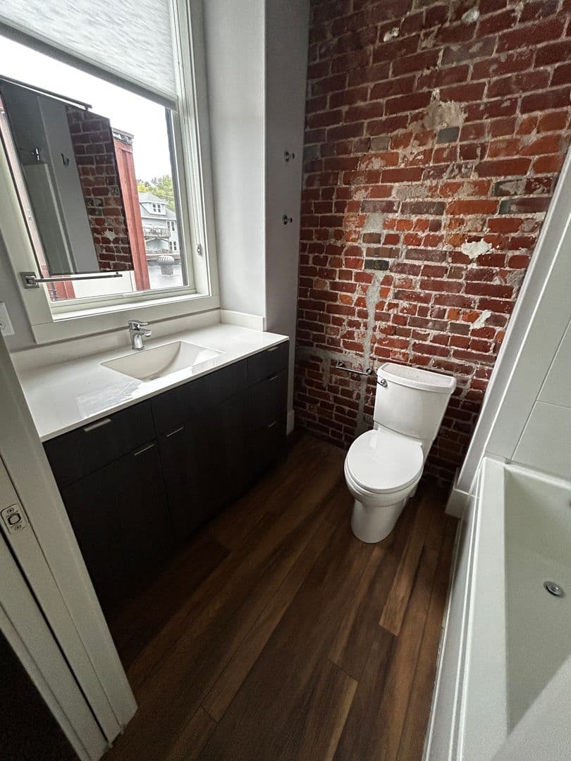 Duluth Apartment: 1509 E Superior Street