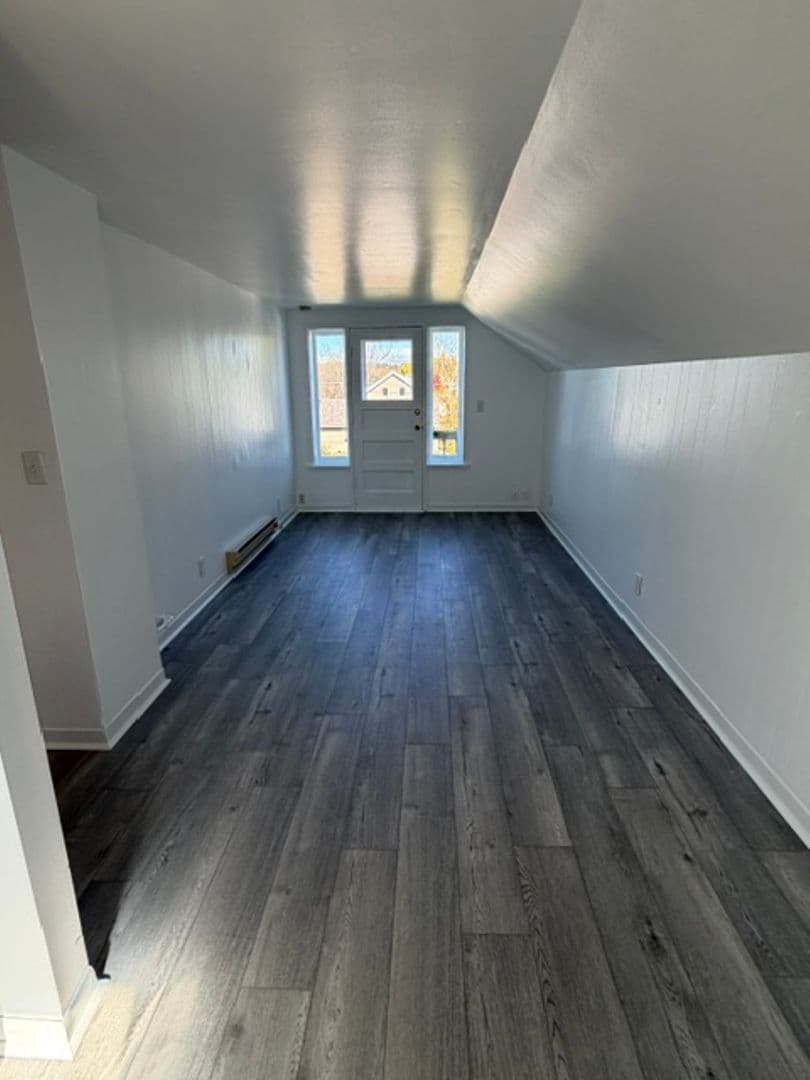 Proctor Apartment: 143 2nd St
