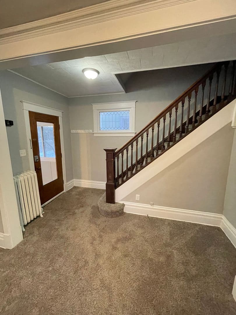 Superior House: 1205 Belknap St