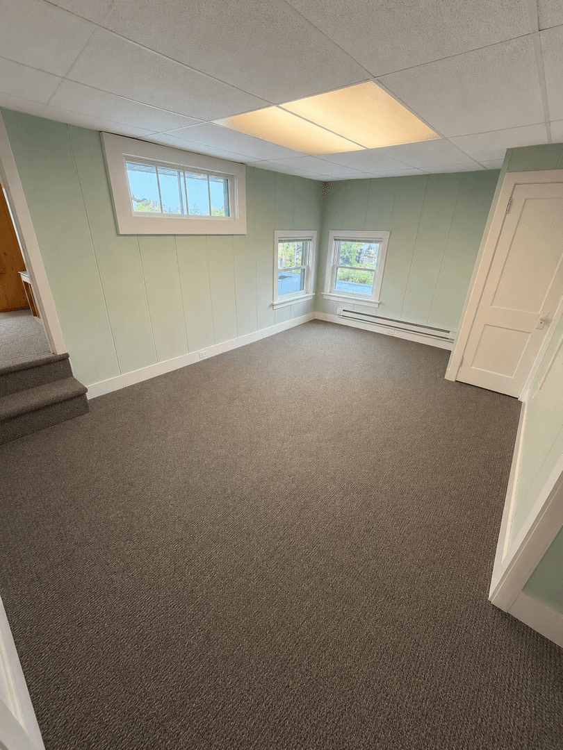 Duluth Apartment: 4428 E Superior St