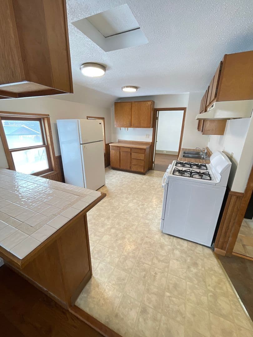 Duluth Apartment: 217 N 25th Ave W