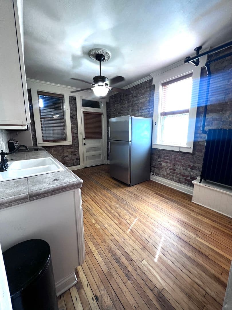 Duluth Apartment: 308 E 5th St