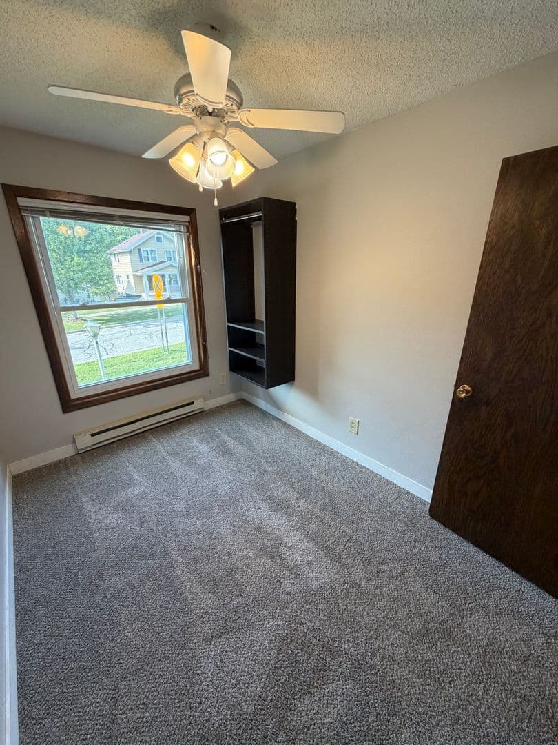 Duluth Apartment: 4729 McCulloch St